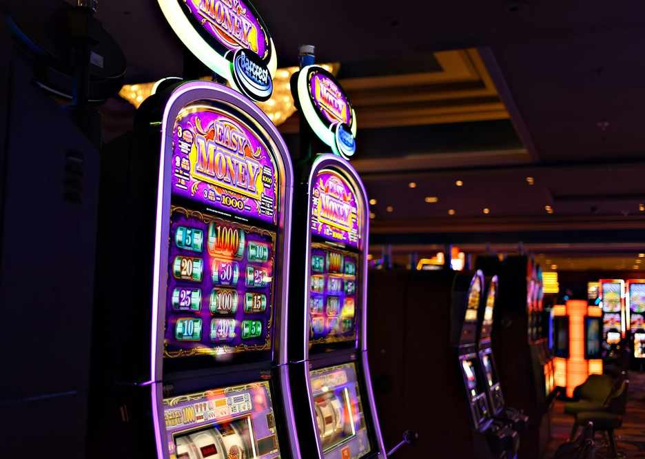 Ultimate Guide to Slot Machines at Lucky Owl Casino